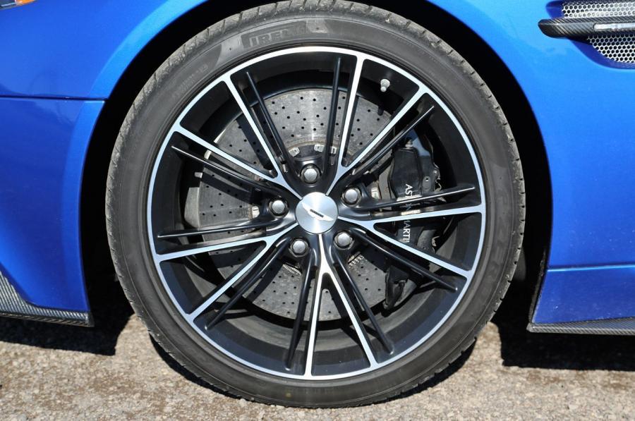 Колеса Aston Martin Vanquish 2012 года  (NA) (фото 144 из 182)